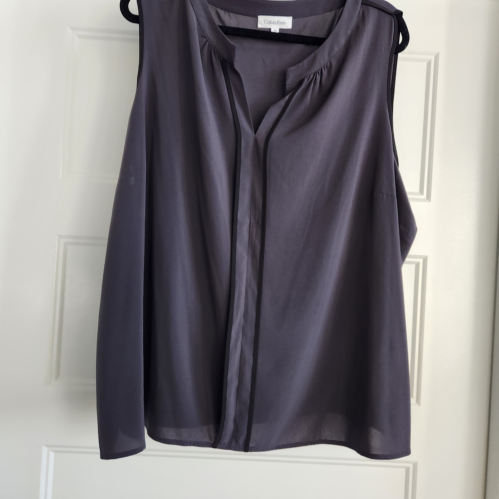 Calvin Klein Women's Sleeveless V-Neck Top in Charcoal